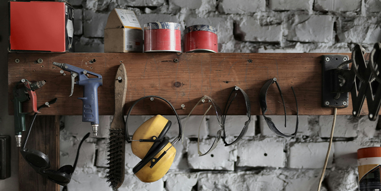 RETRUE air suspension repair equipment including service tools, air spring maintenance accessories, truck suspension installation tools, and workshop support gear